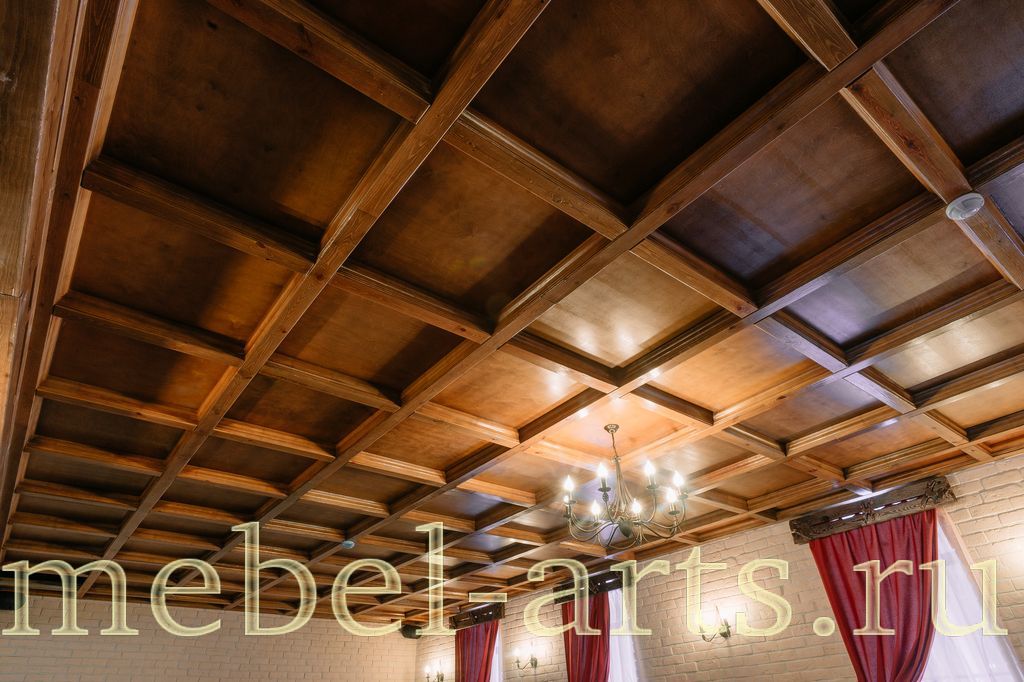 Оформление потолка в банкетном зале